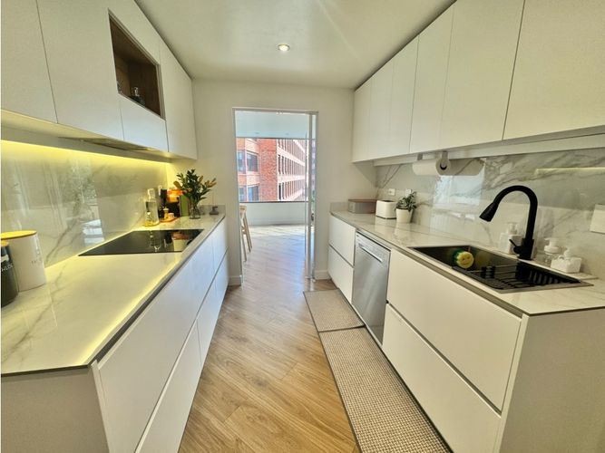 Apartamento de 3 alcobas en venta en Chicó Reservado, Bogotá, 160 m² · foto 7 de 12