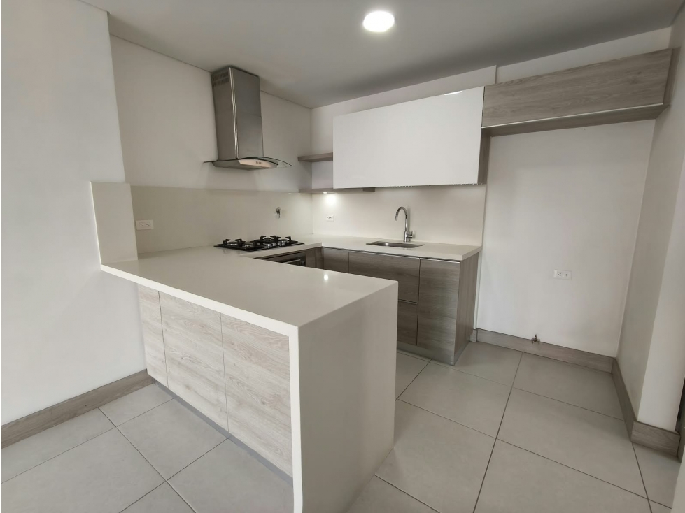 Apartamento en venta en Loma Del Esmeraldal, Envigado · foto 9 de 24