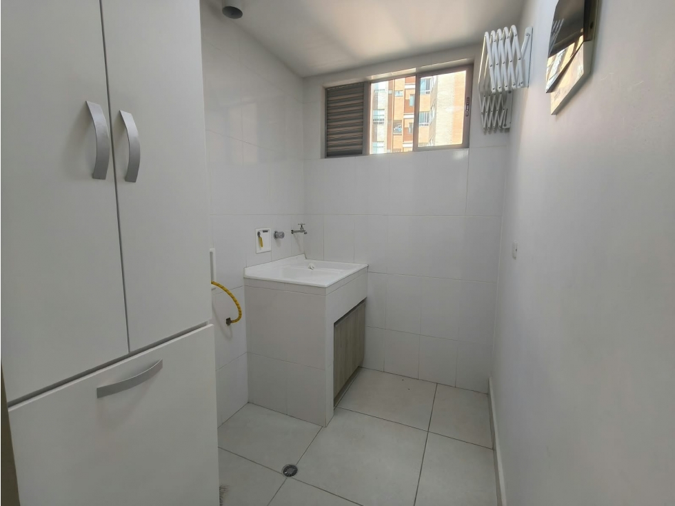 Apartamento en venta en Loma Del Esmeraldal, Envigado · foto 10 de 24