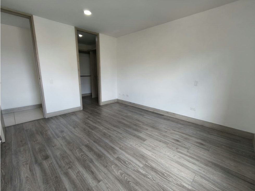 Apartamento en venta en Loma Del Esmeraldal, Envigado · foto 23 de 24