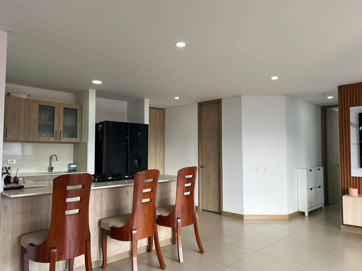 Apartamento en venta en Loma Del Esmeraldal, Envigado · foto 3 de 14