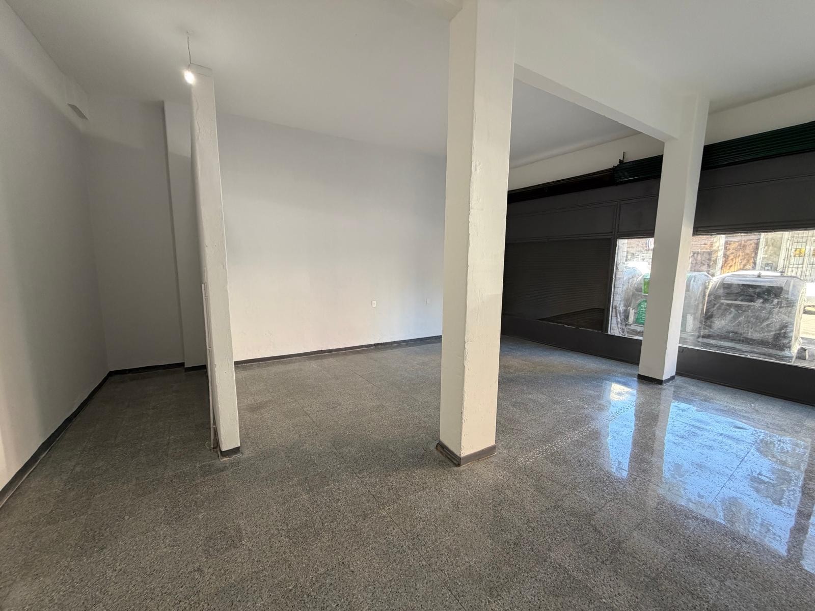 Muy Lindo Local Comercial M.c. Martinez Y Colonia 7,50 M Frente 55 M2 Impecable · Foto 4