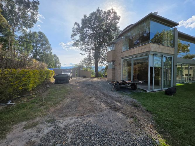 Finca en arriendo en Lejos Del Nido, El Retiro, 245 m² · foto 3 de 23