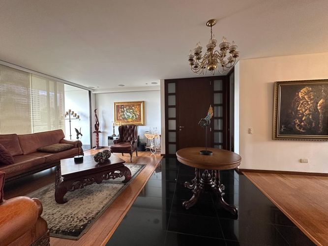 Apartamento de 3 alcobas en arriendo en El Poblado, Medellín, 192 m² · foto 6 de 19