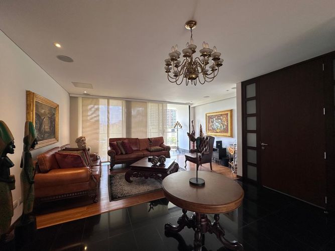 Apartamento de 3 alcobas en arriendo en El Poblado, Medellín, 192 m² · foto 5 de 19