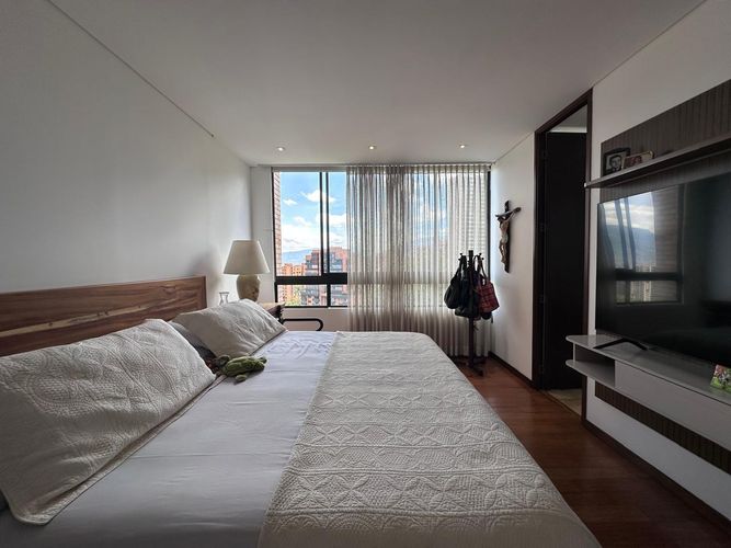 Apartamento de 3 alcobas en arriendo en El Poblado, Medellín, 192 m² · foto 11 de 19