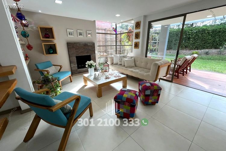 Casa de 3 alcobas en arriendo en San Sebastian, Envigado, 250 m² · foto 2 de 24