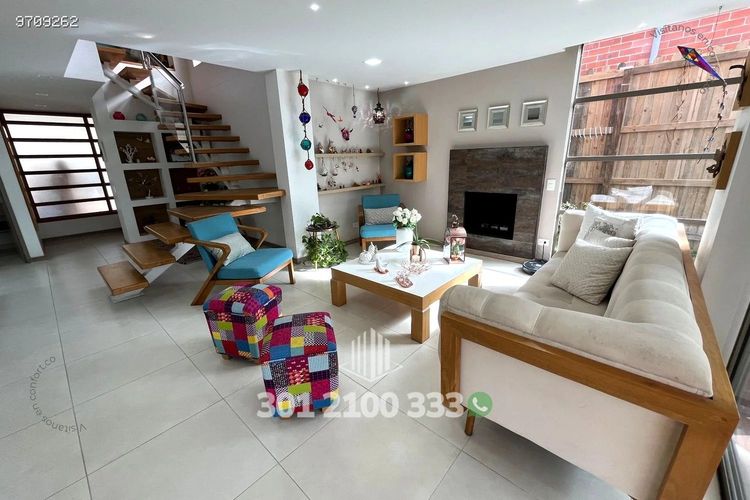 Casa de 3 alcobas en arriendo en San Sebastian, Envigado, 250 m² · foto 3 de 24