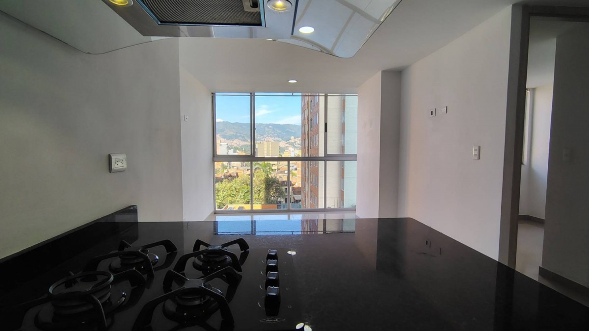 Apartamento en venta en Belén Los Alpes, Medellín · foto 5 de 19