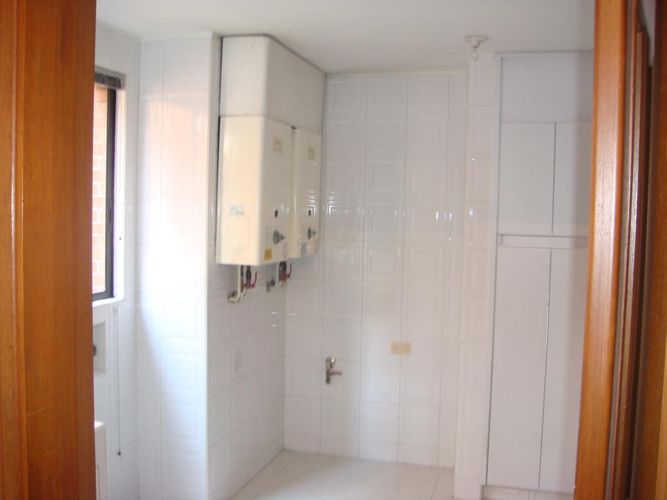 Apartamento de 3 alcobas en arriendo en Chicó Navarra, Bogotá, 275 m² · foto 5 de 5