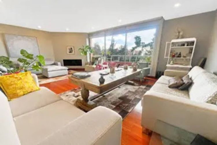 Apartamento de 2 alcobas en venta en La Salle, Bogotá, 165 m² · foto 2 de 7