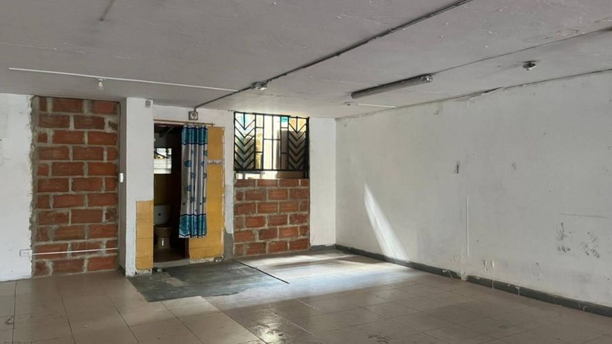 Bodega en arriendo en Guayaquil, Medellín, 80 m² · foto 2 de 11