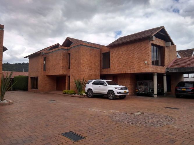 Casa de 4 alcobas en venta en San Jose De Bavaria, Bogotá, 250 m² · foto 5 de 19