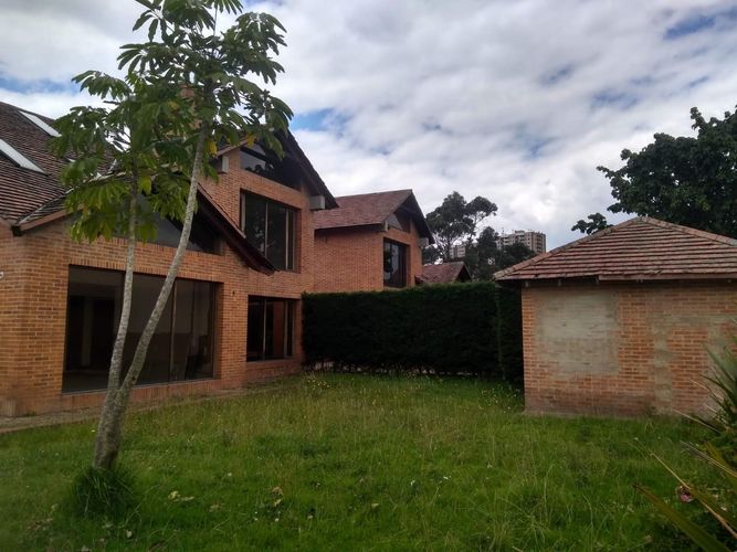 Casa de 4 alcobas en venta en San Jose De Bavaria, Bogotá, 250 m² · foto 3 de 19