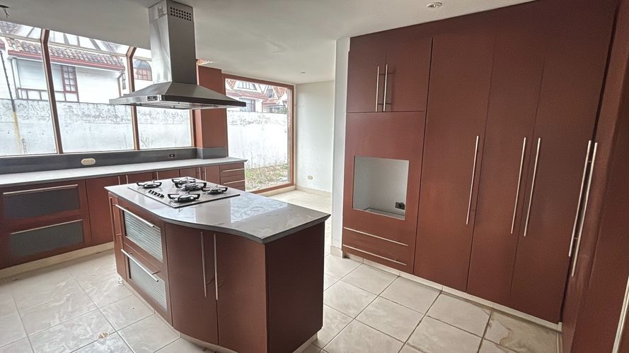 Casa de 4 alcobas en venta en San Jose De Bavaria, Bogotá, 250 m² · foto 10 de 19