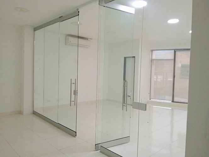 Oficina en venta en Manila, Medellín, 45 m² · foto 2 de 11