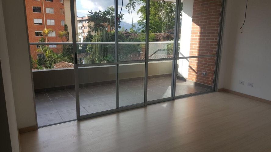 Apartamento de 2 alcobas en arriendo en Cumbres, Envigado, 84 m² · foto 2 de 15