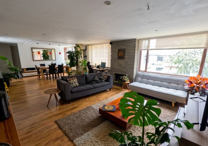 Apartamento de 2 alcobas en venta en Chico Norte, Bogotá, 135 m² · foto 2 de 18