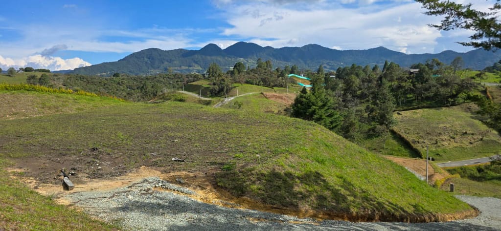 Lote en venta en El Carmen de Viboral, 2580 m² · foto 4 de 14