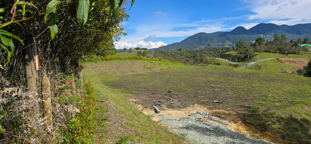 Lote en venta en El Carmen de Viboral, 2580 m² · foto 7 de 14