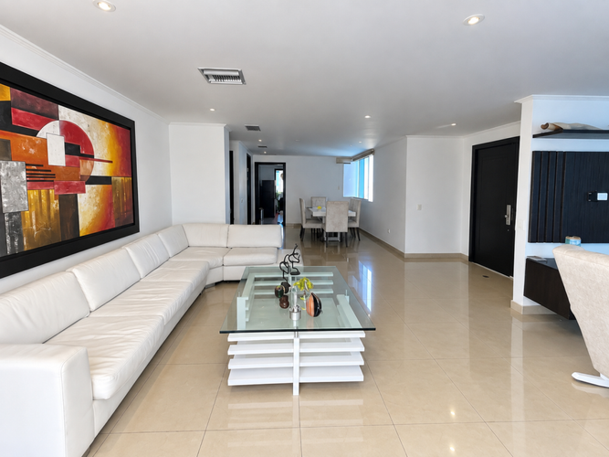 Apartamento de 3 alcobas en venta en Altos Del Prado, Barranquilla, 214 m² · foto 2 de 16