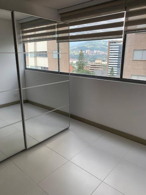 Apartamento de 3 alcobas en arriendo en Castropol, Medellín, 111 m² · foto 3 de 24