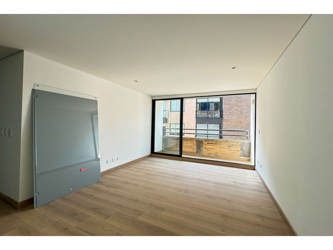 Apartamento de 2 alcobas en venta en Santa Barbara Occidental, Bogotá, 87 m² · foto 3 de 13