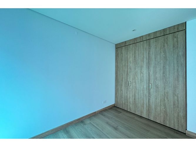 Apartamento de 2 alcobas en venta en Santa Barbara Occidental, Bogotá, 87 m² · foto 6 de 13