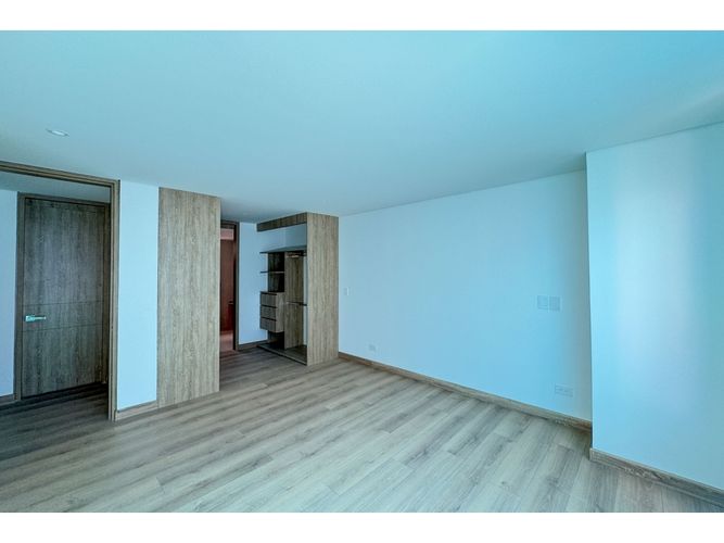 Apartamento de 2 alcobas en venta en Santa Barbara Occidental, Bogotá, 87 m² · foto 9 de 13