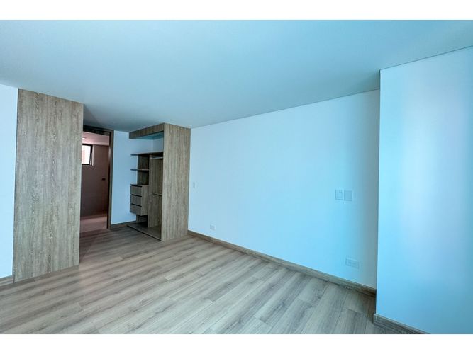 Apartamento de 2 alcobas en venta en Santa Barbara Occidental, Bogotá, 87 m² · foto 10 de 13