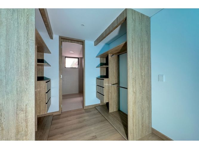 Apartamento de 2 alcobas en venta en Santa Barbara Occidental, Bogotá, 87 m² · foto 12 de 13