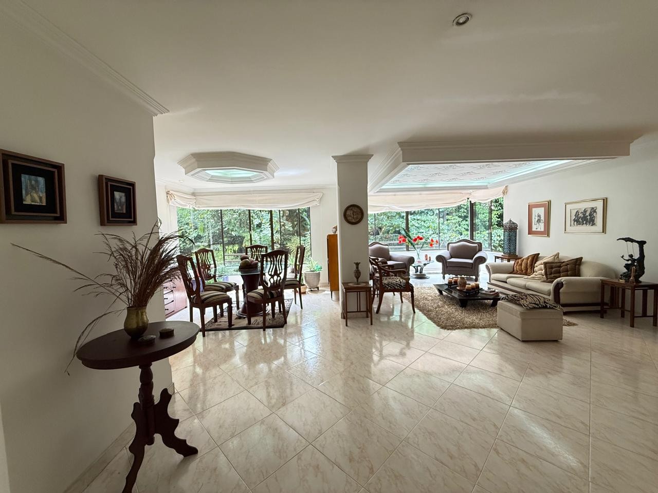 Apartamento en venta en El Poblado, Medellín · foto 2 de 24