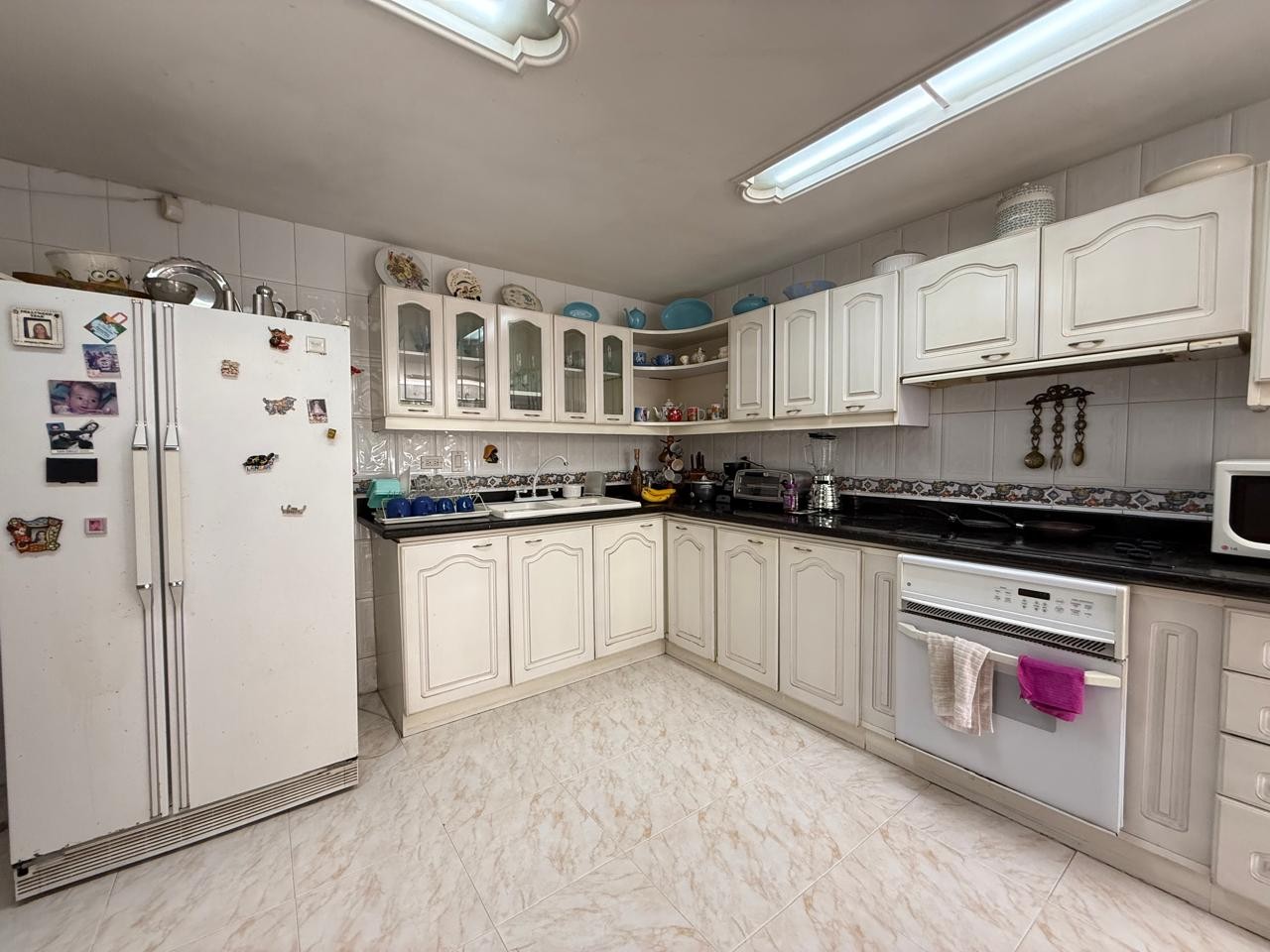 Apartamento en venta en El Poblado, Medellín · foto 6 de 24