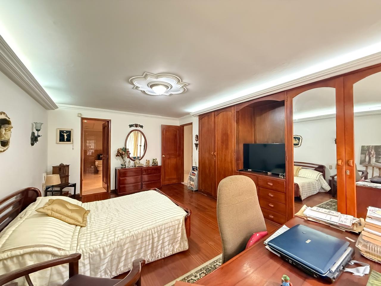 Apartamento en venta en El Poblado, Medellín · foto 8 de 24