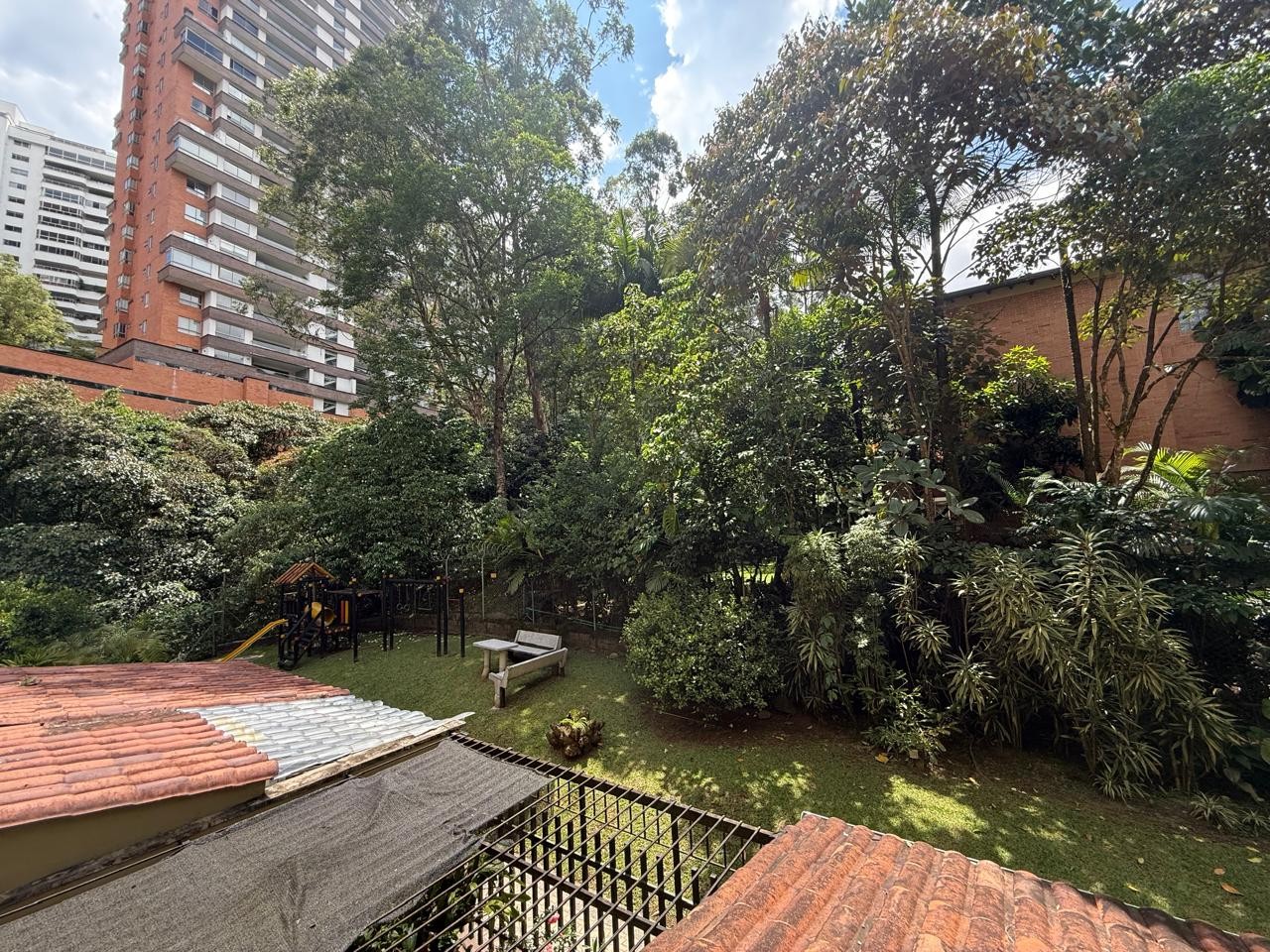 Apartamento en venta en El Poblado, Medellín · foto 24 de 24