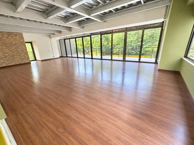 Local en arriendo en Las Lomas, Medellín, 374 m² · foto 3 de 19