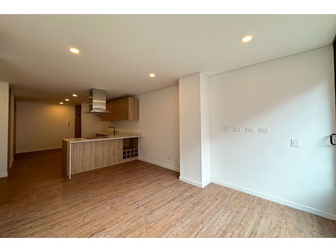 Apartamento en venta en Santa Barbara Central, Bogotá, 60 m² · foto 2 de 14
