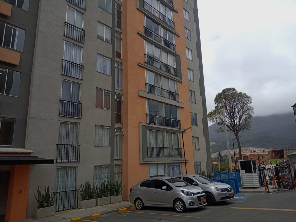 Apartamento en venta en Montebello, Bogotá · foto 2 de 15