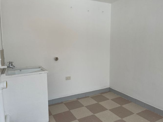 Casa de 8 alcobas en venta en San Jose Sur, Bogotá, 498 m² · foto 14 de 22