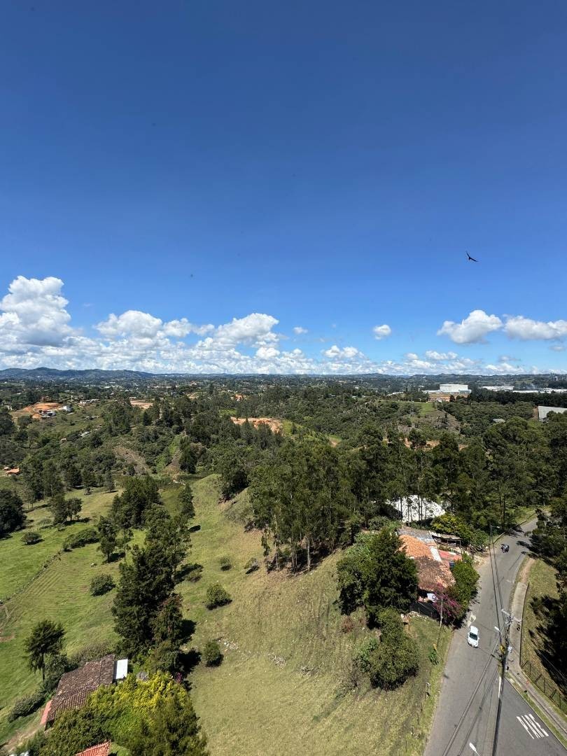 Apartamento en venta en Fontibon, Bogotá · foto 2 de 13