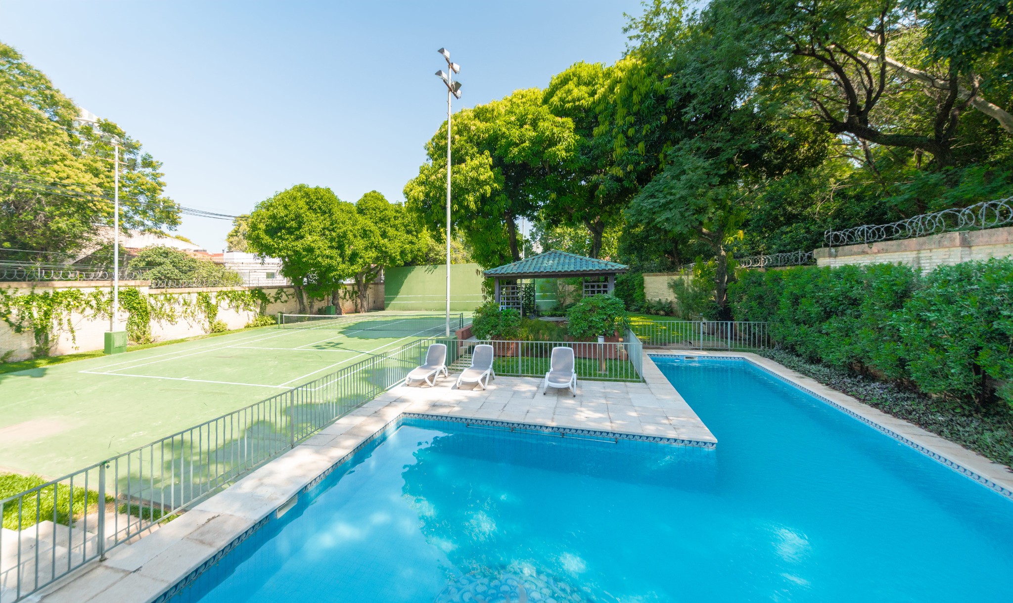 Vive una Experiencia Premium en una de las Zonas Más Prestigiosas de Asunción - foto 4