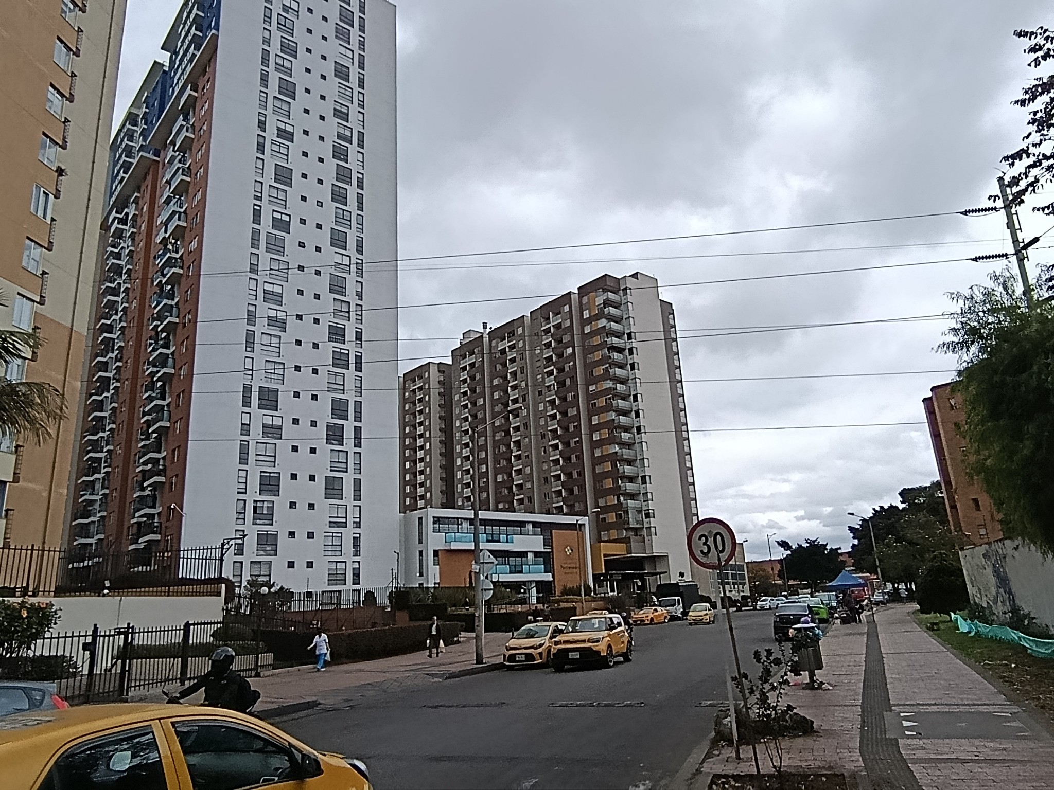 Apartamento en venta en Pontevedra, Bogotá · foto 3 de 24