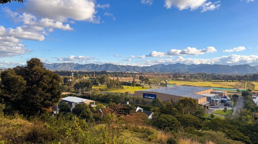 Lote en venta en Sindamanoy, Chía, 13996 m² · foto 2 de 19