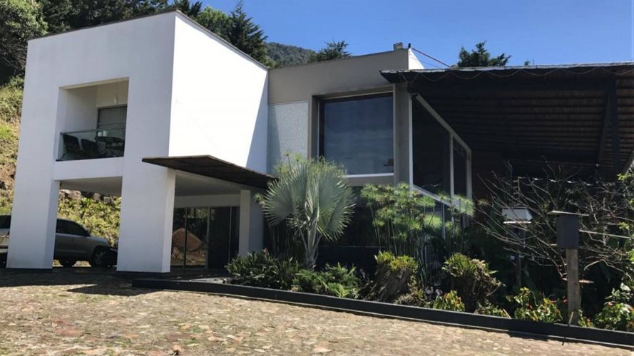 Casa de 8 alcobas en venta en Loma Del Chocho, Envigado, 760 m² · foto 2 de 24