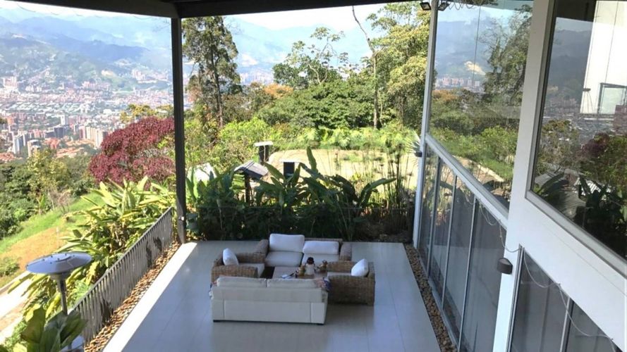 Casa de 8 alcobas en venta en Loma Del Chocho, Envigado, 760 m² · foto 6 de 24