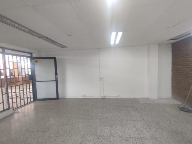 Oficina en venta en Carlos E Restrepo, Medellín, 40 m² · foto 3 de 8