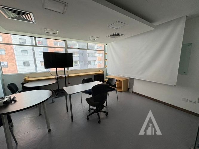 Oficina en arriendo en Ciudad Del Río, Medellín, 509 m² · foto 8 de 24