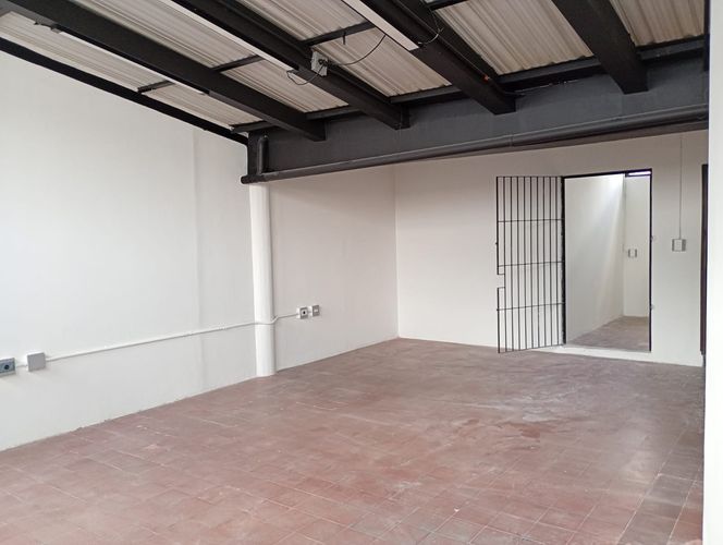 Local en arriendo en La Candelaria, Medellín, 160 m² · foto 3 de 10