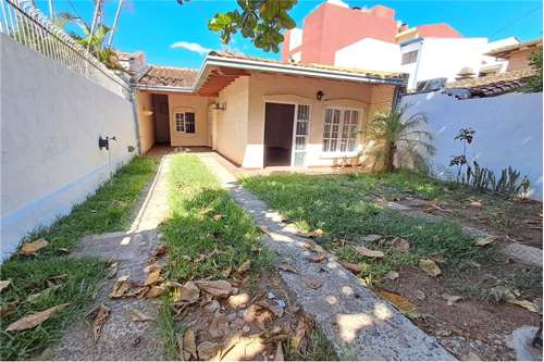 Vendo casa en Sajonia, a metros de la Avda. Colón - foto 2