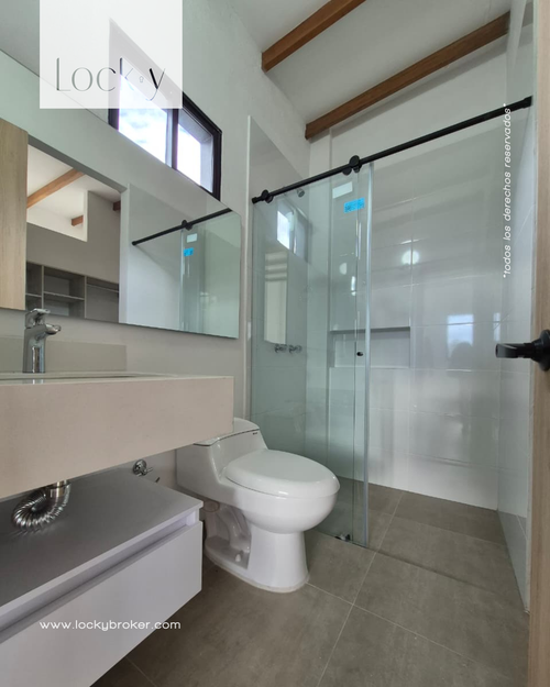 Casa de 4 alcobas en venta en El Porvenir, Rionegro, 220 m² · foto 24 de 24